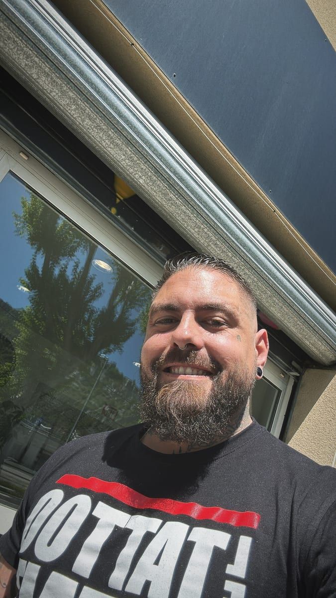 Profil de Zbigniew, 26 ans, Jeune gay à Faulensee (Berne)