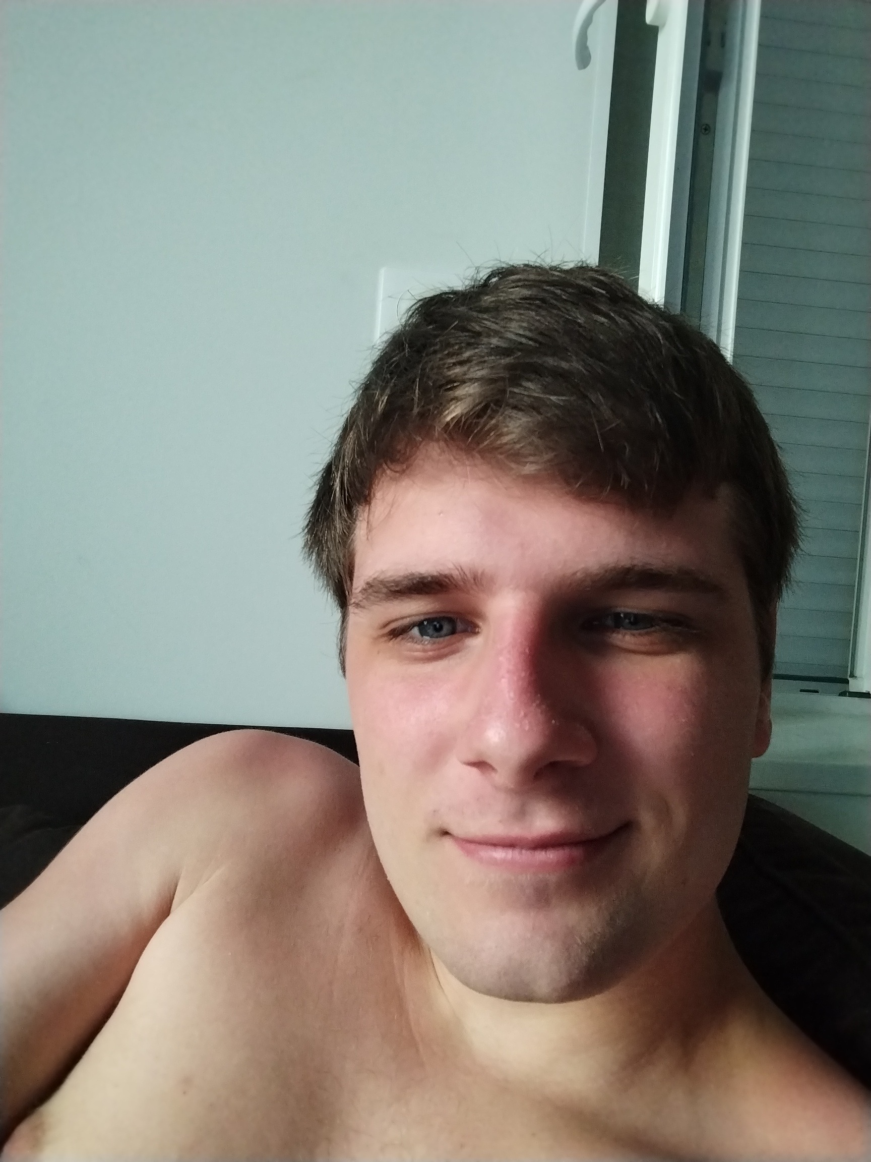 Jams - Jeune gay à Unterägeri Profil de Jams, 28 ans, Jeune gay à Unterägeri (Zoug)