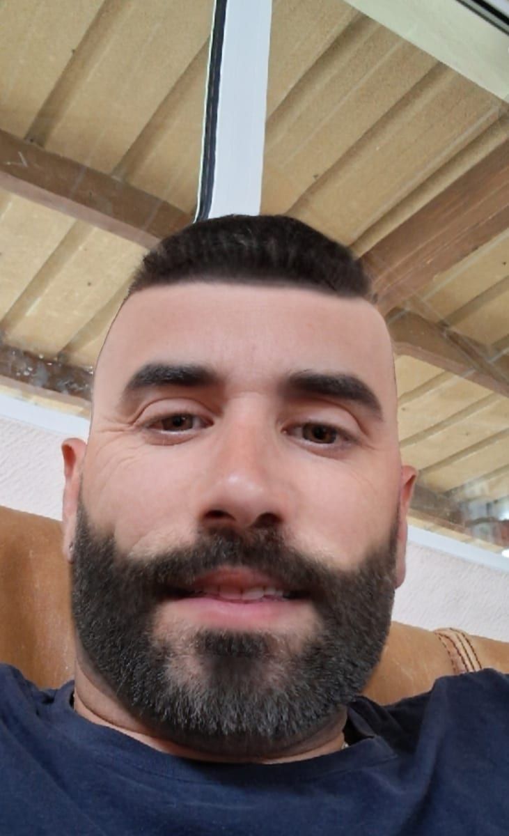 Profil de Yones, 22 ans, Jeune gay à Bibern SO (Soleure)