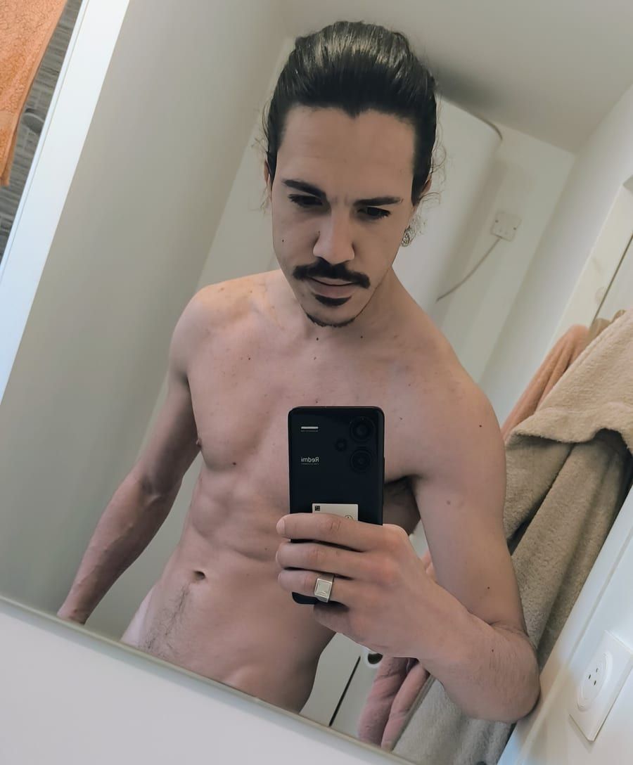 Profil de Ouanes, 30 ans, Jeune gay à Vico Morcote (Tessin)