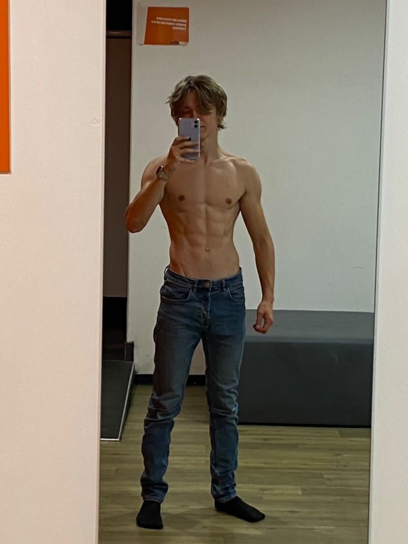 Profil de Younn, 22 ans, Jeune gay à Balmberg (Soleure)