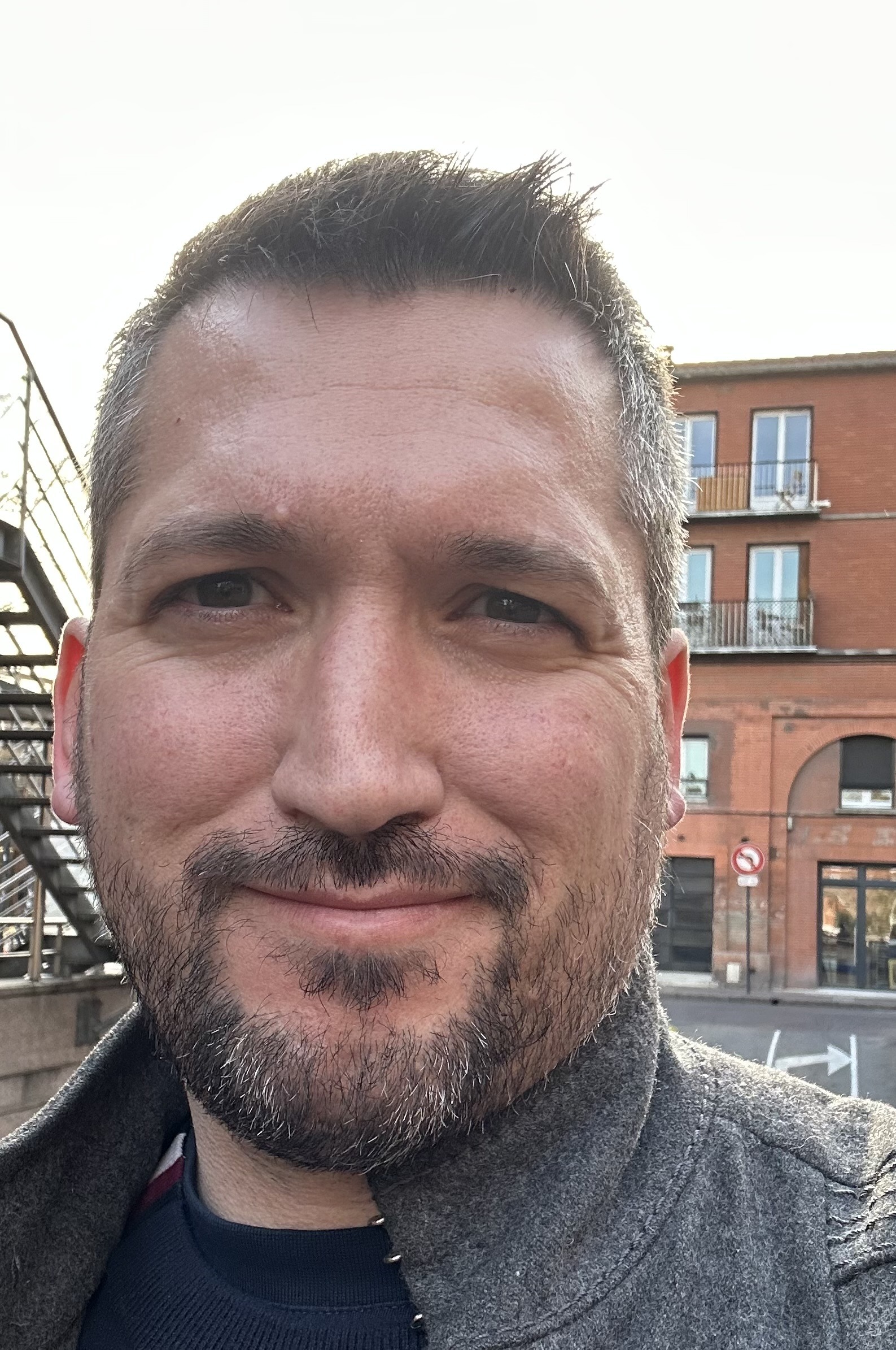 Profil de Roni, 33 ans, Jeune gay à Ersigen (Berne)