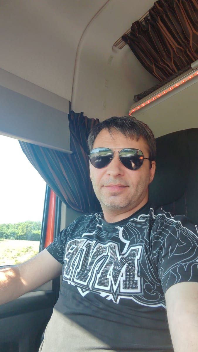 Profil de Waren, 29 ans, Jeune gay à Wangs (Saint-Gall)