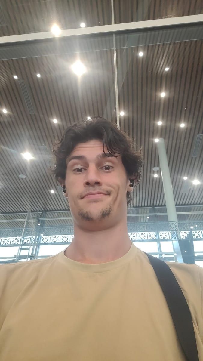 Profil de Ahmed-amine, 41 ans, Jeune gay à Wavre (Neuchâtel)