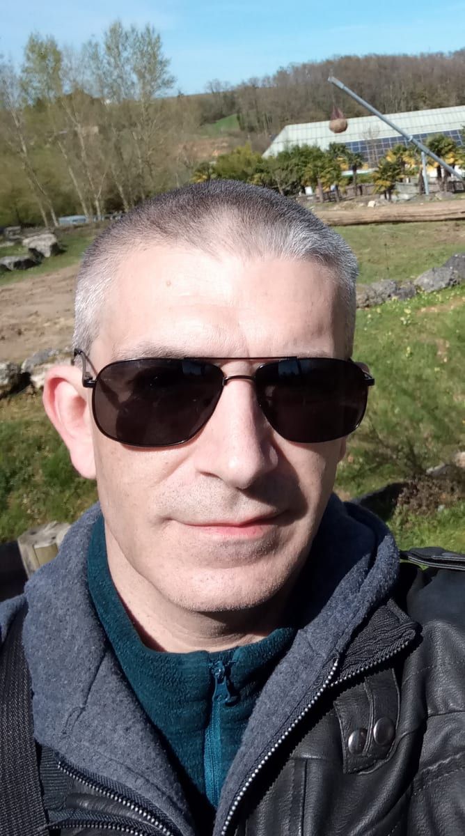 Bilale - Jeune gay à Zermatt Profil de Bilale, 33 ans, Jeune gay à Zermatt (Valais)