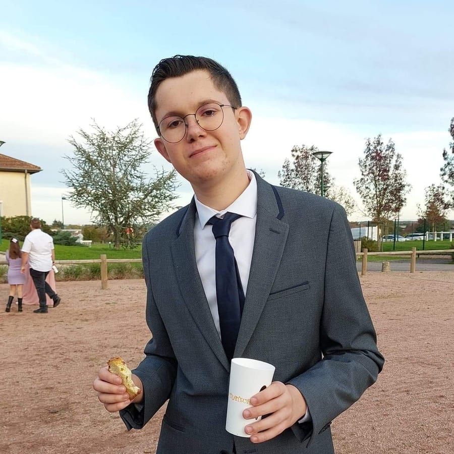 Oihan - Jeune gay à Trasadingen Profil de Oihan, 36 ans, Jeune gay à Trasadingen (Schaffhouse)