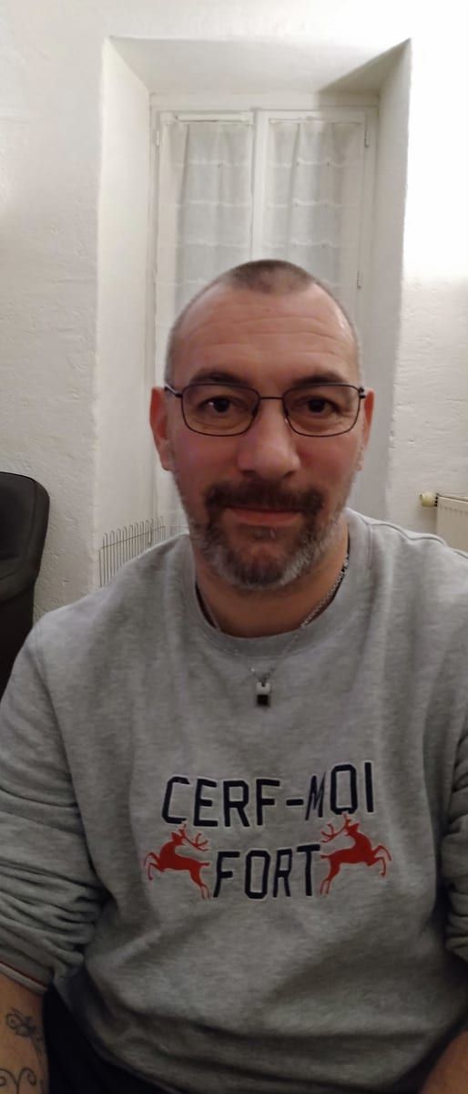 Profil de Djoey, 42 ans, Jeune gay à Wabern (Berne)