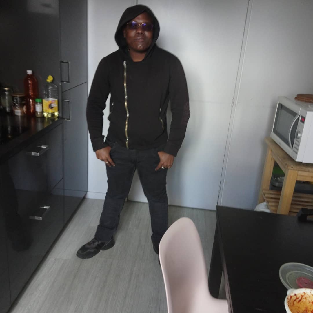 Profil de Vicenzo, 31 ans, Jeune gay à Ardon (Valais)