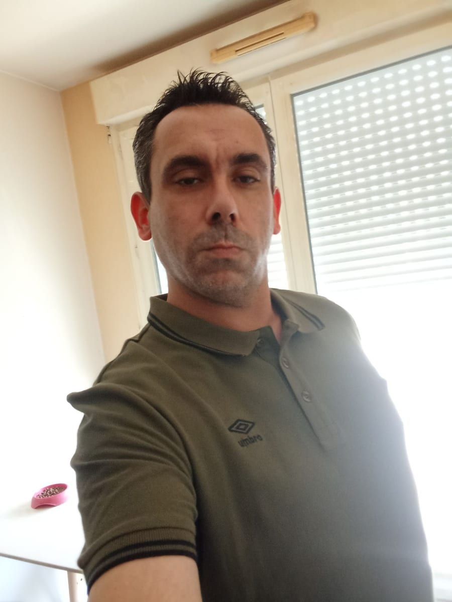 Profil de Tharcisse, 33 ans, Jeune gay à Zollikon (Zurich)