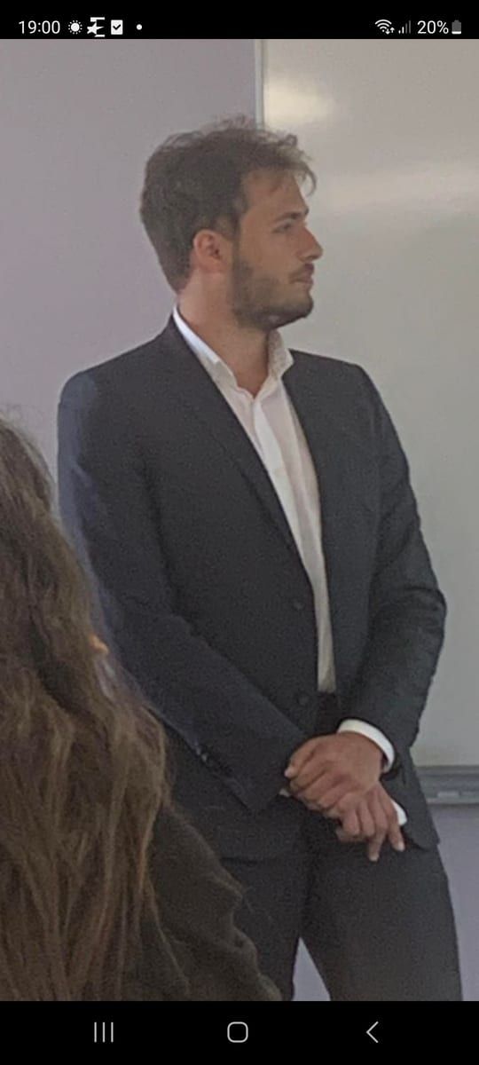 Berange - Jeune gay à Wiesenberg Profil de Berange, 28 ans, Jeune gay à Wiesenberg (Nidwald)