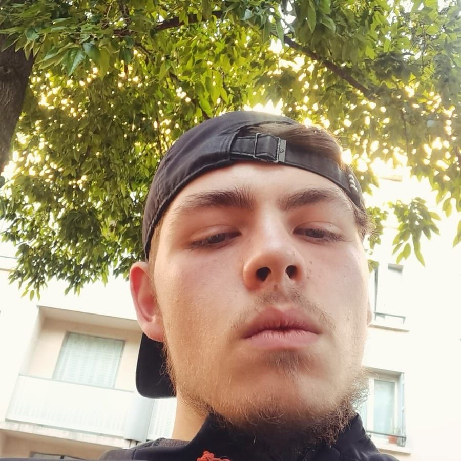 Profil de Golbert, 22 ans, Jeune gay à Wassen UR (Uri)