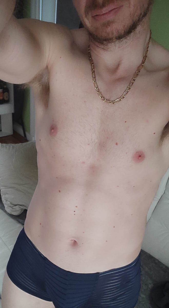 Ennio - Jeune gay à Zwillikon Profil de Ennio, 41 ans, Jeune gay à Zwillikon (Zurich)