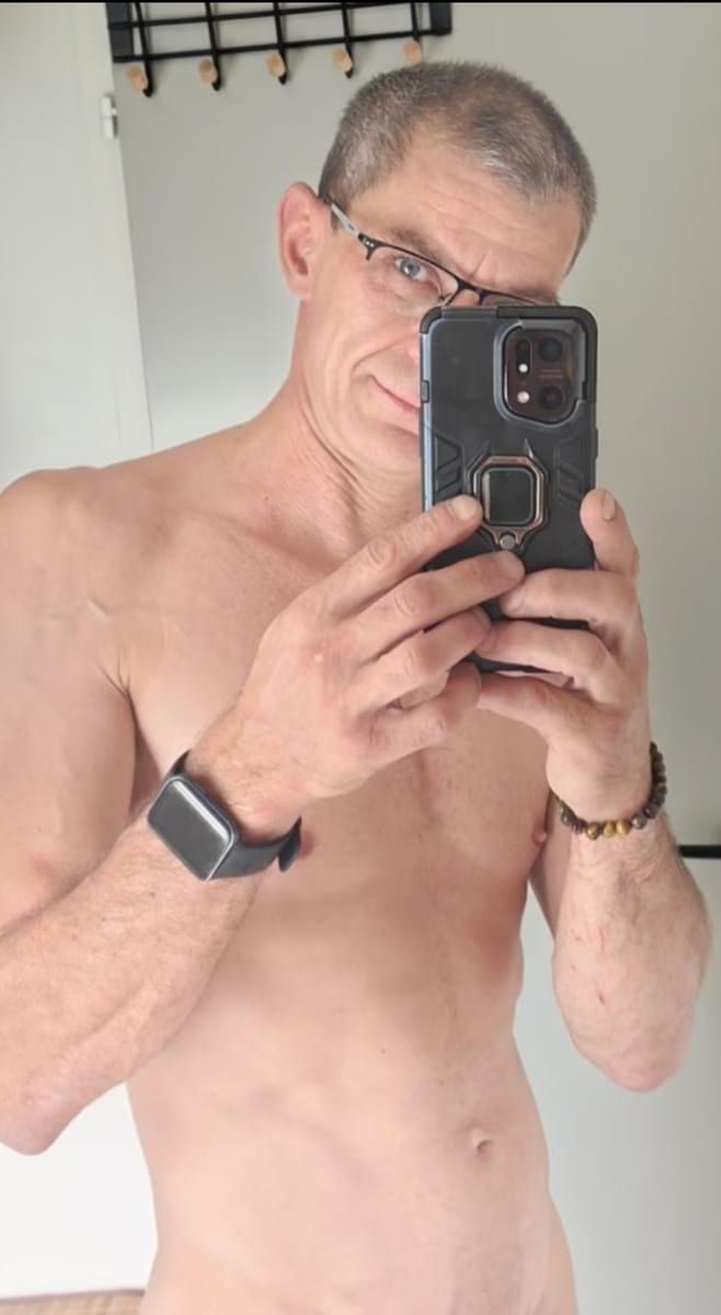 Profil de Bedros, 44 ans, Jeune gay à Châtel-St-Denis (Fribourg)